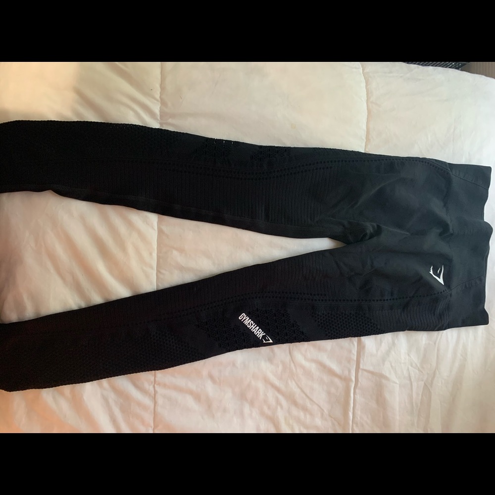 3 pairs of gymsharks (SELLING ALL 3 at once)